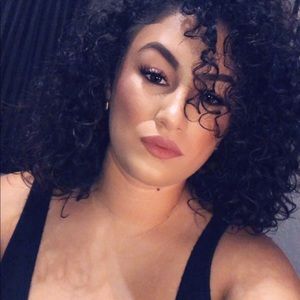 Meet your Posher, Catalina